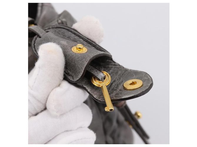 Borsa a mano Miu Miu Matelassé in pelle 2way Grigio Oro Auth 167718M Marrone D'oro - vista 9