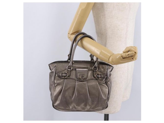 Borsa Salvatore Ferragamo Gancini in pelle argento autentica 207554A - vista 25