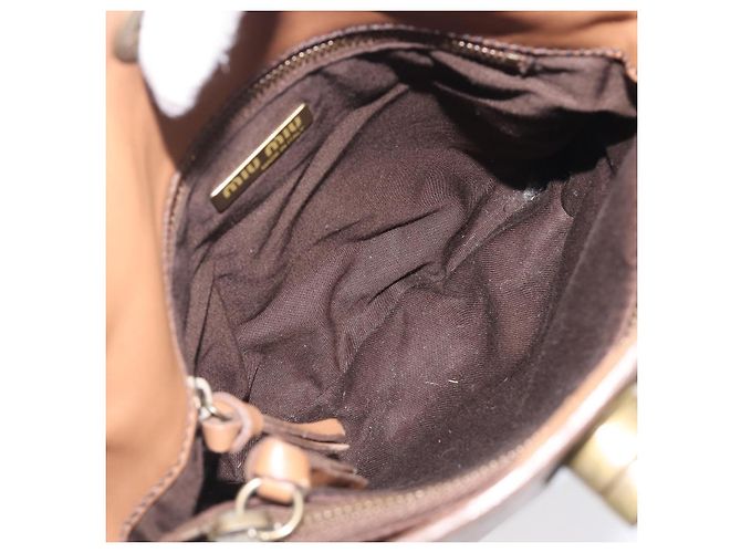 Bolso de mano Miu Miu de cuero marrón y dorado Auth 206871A Castaño - vista 11