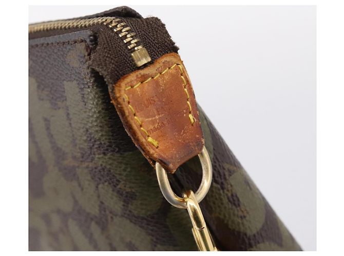 LOUIS VUITTON Monogram Graffiti Pochette Accessoires Khaki M92191 Auth 207561A Cachi Monogramma - vista 19