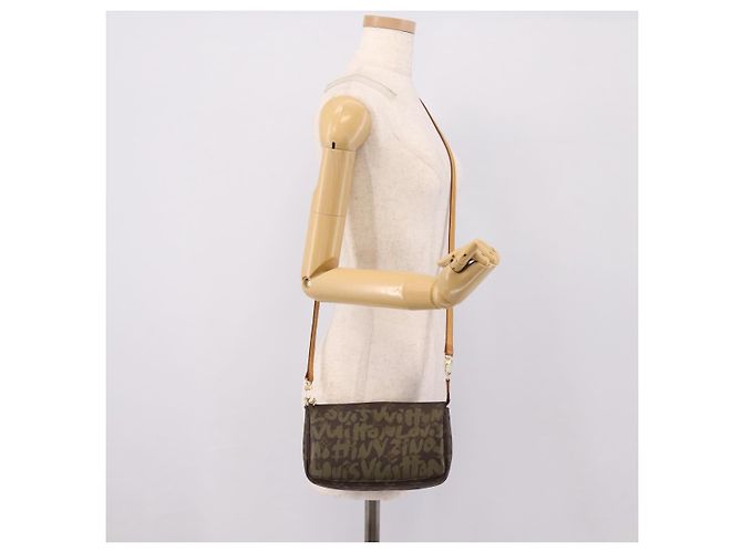 LOUIS VUITTON Monogram Graffiti Pochette Accessoires Khaki M92191 Auth 207561A Cachi Monogramma - vista 24