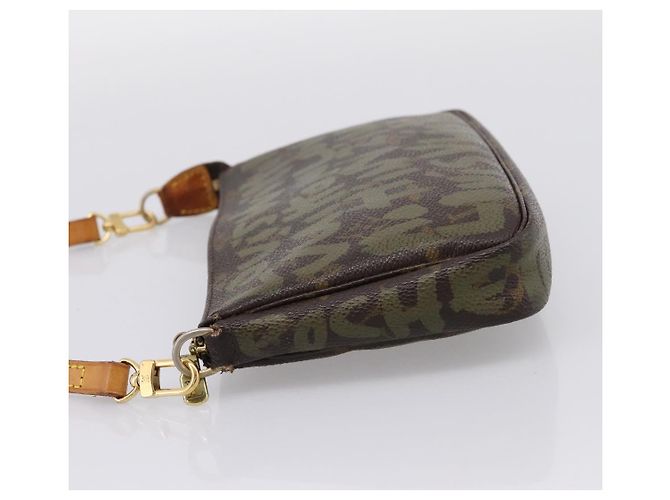 LOUIS VUITTON Monogram Graffiti Pochette Accessoires Khaki M92191 Auth 207561A Cachi Monogramma - vista 3