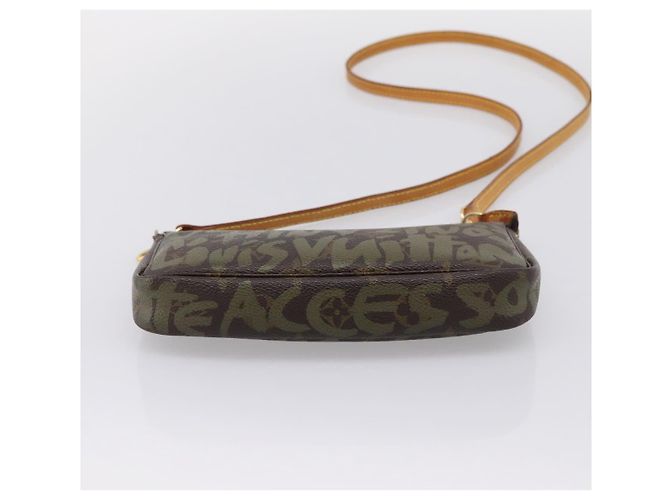 LOUIS VUITTON Monogram Graffiti Pochette Accessoires Khaki M92191 Auth 207561A Cachi Monogramma - vista 5