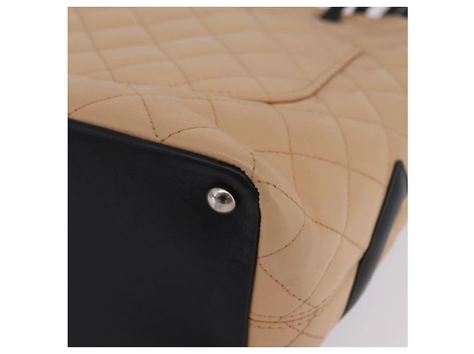 CHANEL Cambon Line Matelasse Tote Bag aus Leder Beige Silber CC Auth 206839V - Ansicht 17