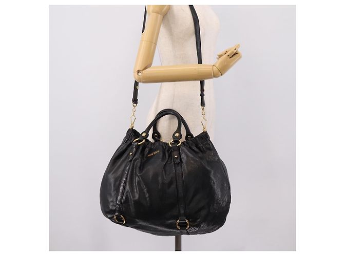 Bolsa de Mão Miu Miu em Couro 2way Preta Dourada Auth 167723M Preto Dourado - vista 25