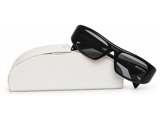 Prada, PR 20WS sunglasses in black - view 3