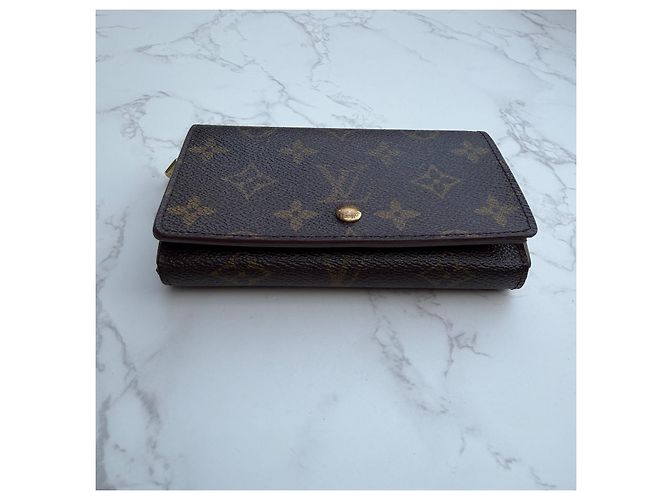 Louis Vuitton Monogram Canvas Zippy Wallet Brown - view 4