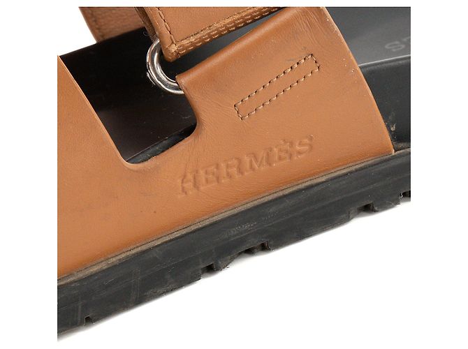 HERMÈS - Sandali Chypre Hermès in pelle liscia marrone gold (T41) Cammello - vista 5