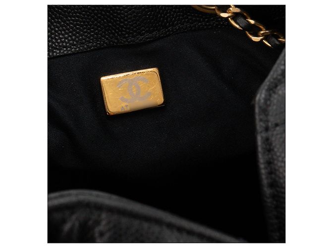 CHANEL - Borsa a tracolla Chanel 25 medium in pelle caviar nera Nero - vista 9