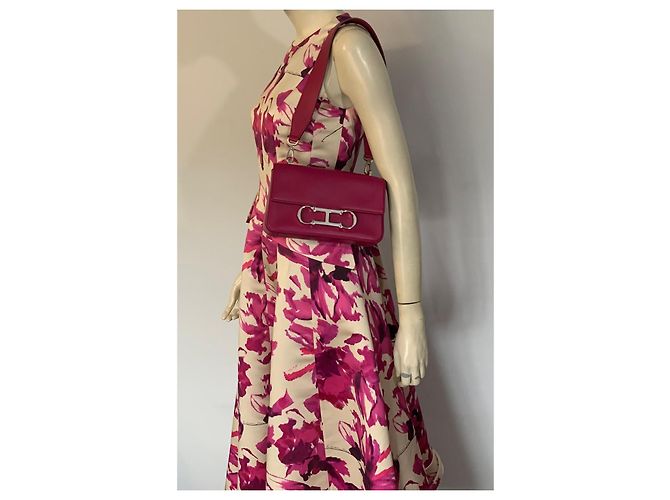 Sac à main Carolina Herrera CH Pink Leather Rose - vue 11