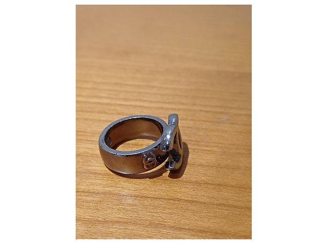 Coco Crush Anello Chanel Logo CC Smalto D'oro Grigio Giallo - vista 4