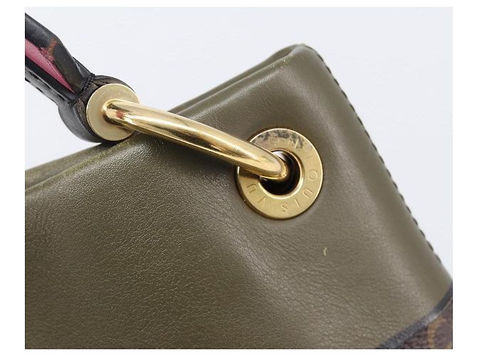 LOUIS VUITTON Bolsa de Ombro Monogram Tuile Reevess M43159 LV - vista 18