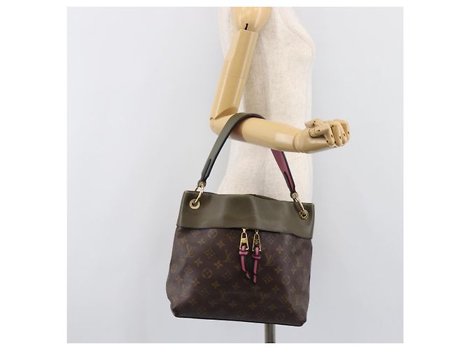 LOUIS VUITTON Bolsa de Ombro Monogram Tuile Reevess M43159 LV - vista 27