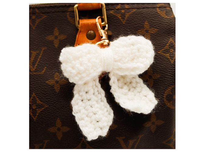 Louis Vuitton Charm per borsa fiocco in crochet bianco - vista 3