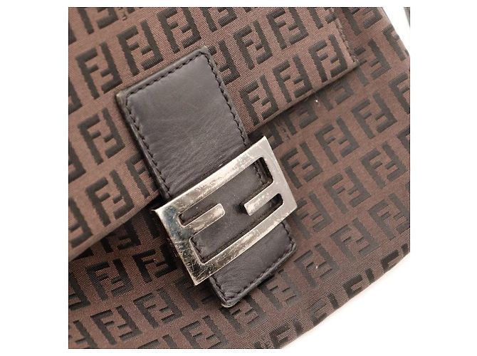 Bolsa de Ombro Fendi Zucca Canvas Marrom - vista 7