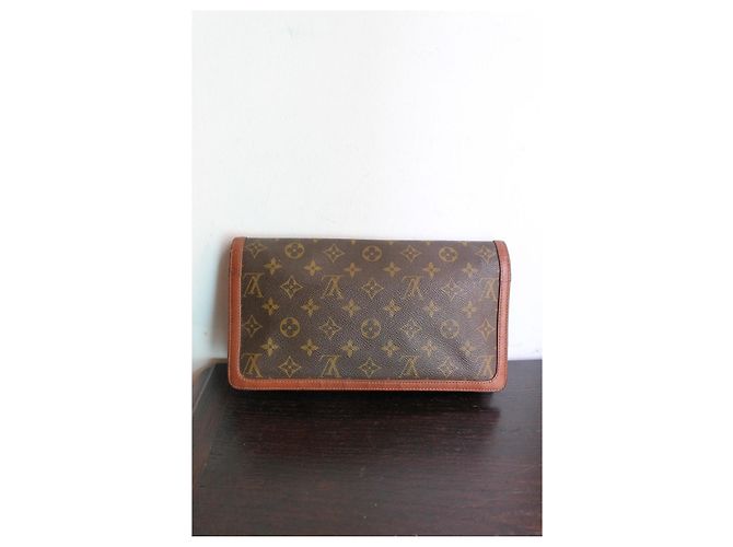 Louis Vuitton Pochette Florentine Monogram Castaño Monograma - vista 2