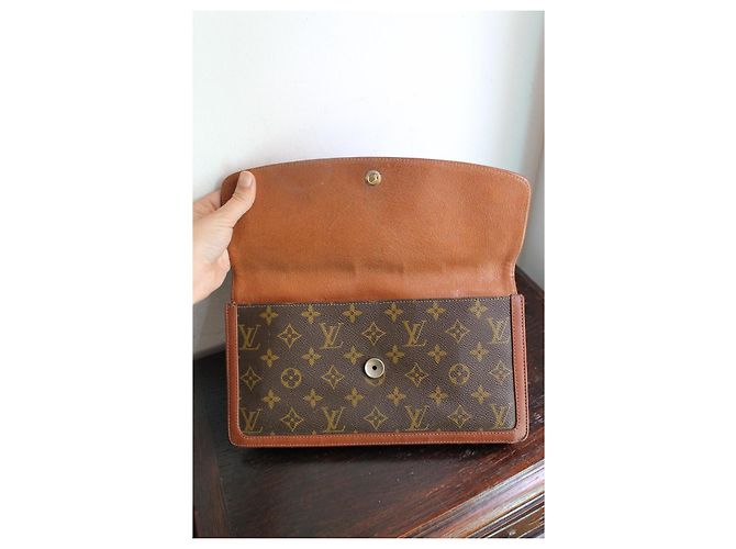 Louis Vuitton Pochette Florentine Monogram Castaño Monograma - vista 6