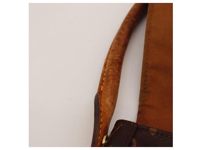 Bolso Pochette Accessoires de lona Monogram Louis Vuitton Castaño - vista 7