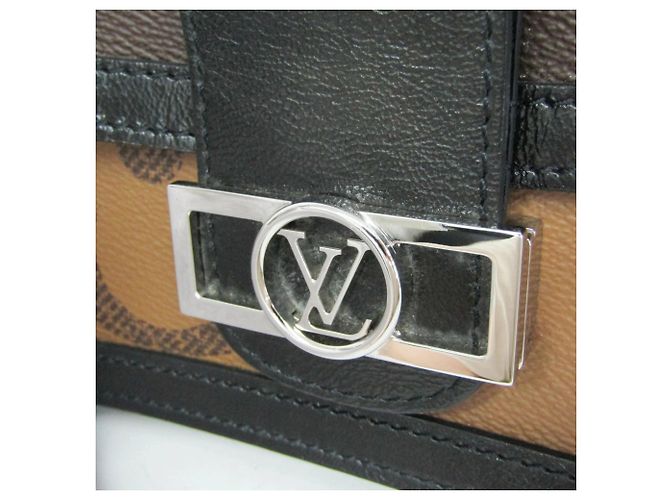 Louis Vuitton Monogram Giant Reverse Bumbag Dauphine M67696 Castaño Negro Beige - vista 10