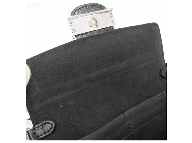 Louis Vuitton Monogram Giant Reverse Bumbag Dauphine M67696 Castaño Negro Beige - vista 17