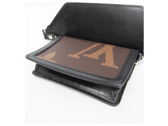 Louis Vuitton Monogram Giant Reverse Bumbag Dauphine M67696 Castaño Negro Beige - vista 6