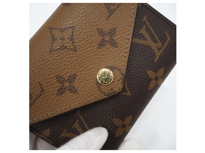 Louis Vuitton Monogram Reverse Portefeuille Victorine Tri-fold Wallet Marron Beige - vue 5