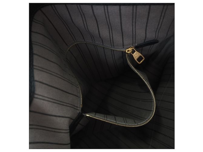 Borsa Louis Vuitton Monogram Empreinte Bagatelle Nero - vista 15