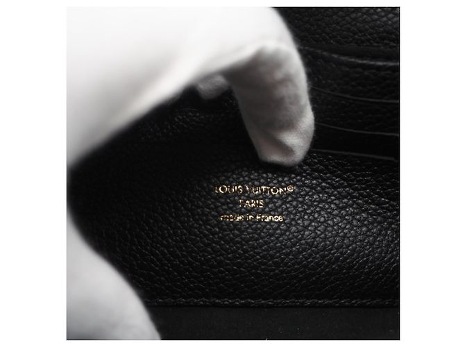Bolso de hombro Louis Vuitton Monogram Empreinte Nano Madeleine Negro - vista 14