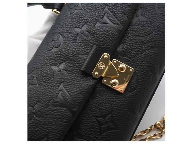Bolso de hombro Louis Vuitton Monogram Empreinte Nano Madeleine Negro - vista 6
