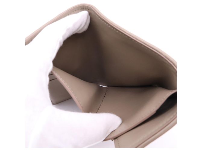 Louis Vuitton Portefeuille Capucines Compact Tri-fold Wallet Beige Taupe - view 13