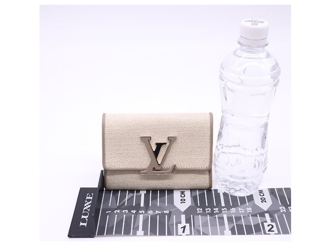 Louis Vuitton Portefeuille Capucines Compact Tri-fold Wallet Beige Taupe - view 3