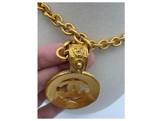 Collar con colgante Chanel CC Dorado - vista 6