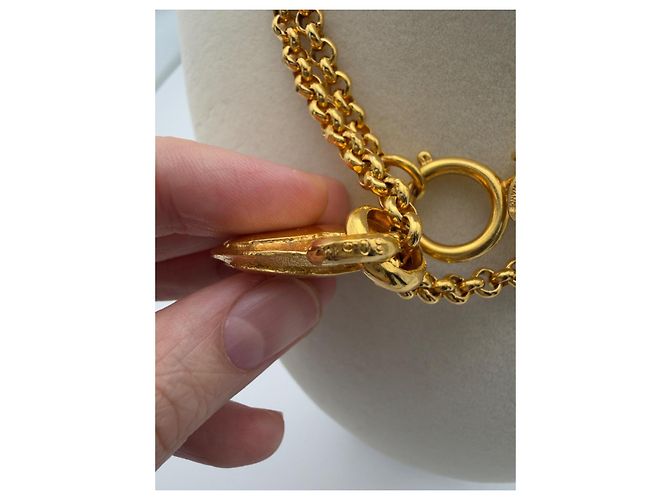 Collier pendentif Chanel CC Doré - vue 4