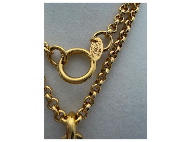 Collier pendentif Chanel CC Doré - vue 5