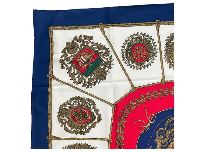 Hermès Carré Hermes 90 Foulard en Soie Rouge Bleu - vue 3