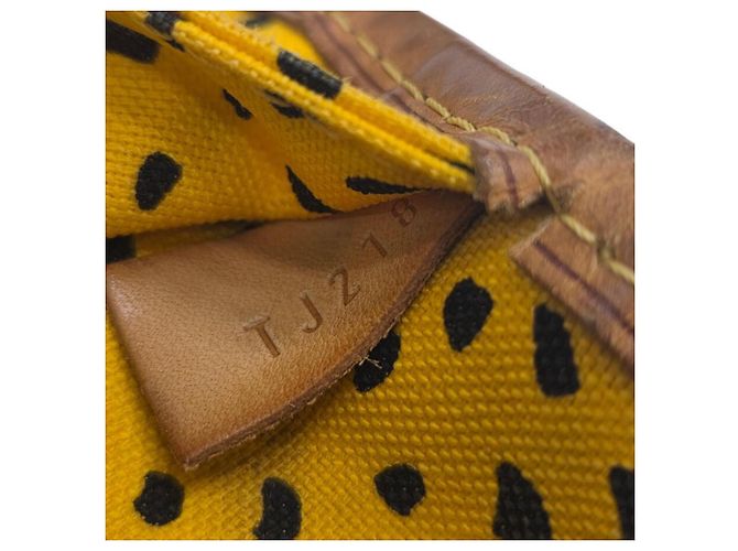 Sac cabas Louis Vuitton Neverfull MM Marron Jaune Monogramme - vue 16