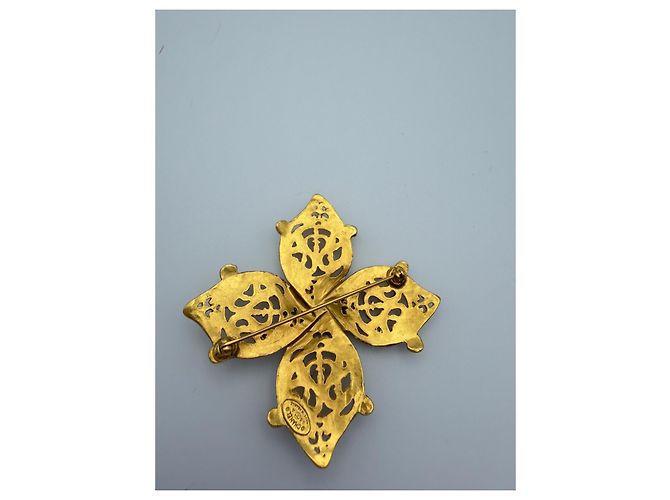 Broche Chanel CC Logo Dourado - vista 4