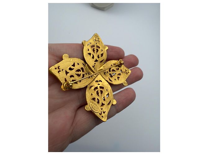 Broche Chanel CC Logo Dourado - vista 5