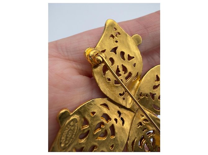 Broche Chanel CC Logo Dourado - vista 7