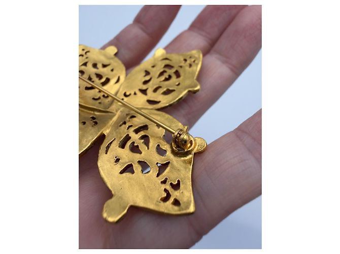 Broche Chanel CC Logo Dourado - vista 8