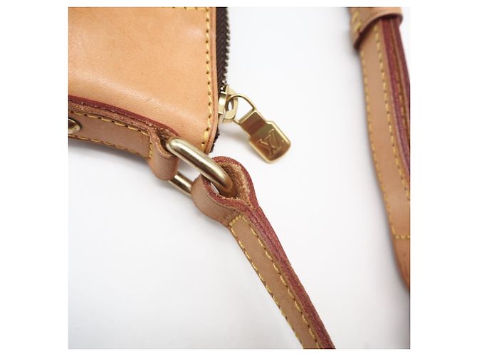 Sac à épaule Louis Vuitton Monogram Odeon PM Marron Beige - vue 17