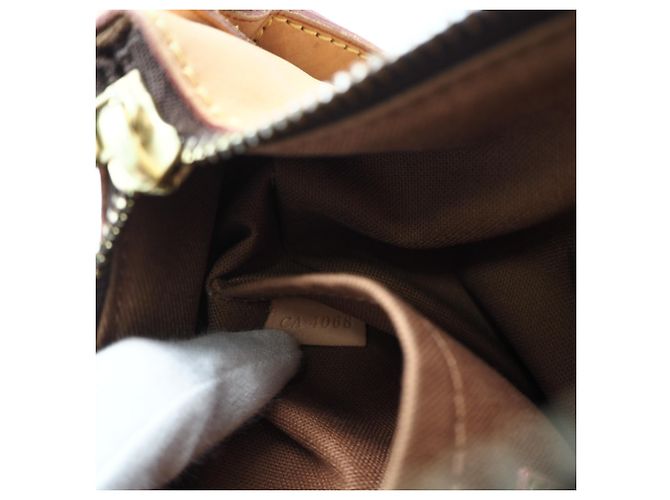 Sac à épaule Louis Vuitton Monogram Odeon PM Marron Beige - vue 19