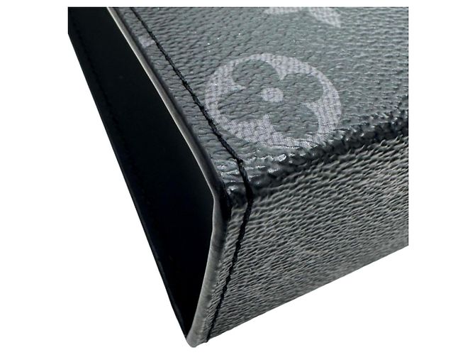 Louis Vuitton Pochette Voyage MM Clutch Bag Marrone Nero Monogramma - vista 8