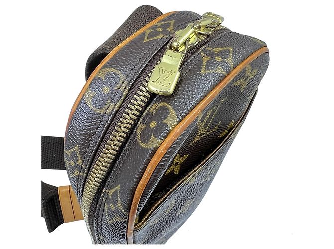 Louis Vuitton Monogram Pochette Gange Body Bag Castaño Monograma - vista 11