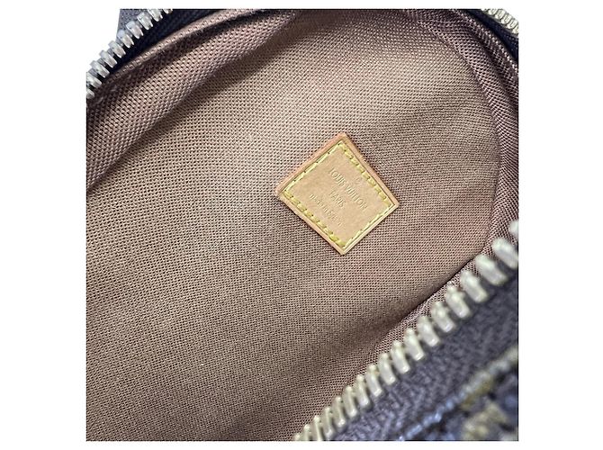 Louis Vuitton Monogram Pochette Gange Body Bag Castaño Monograma - vista 13
