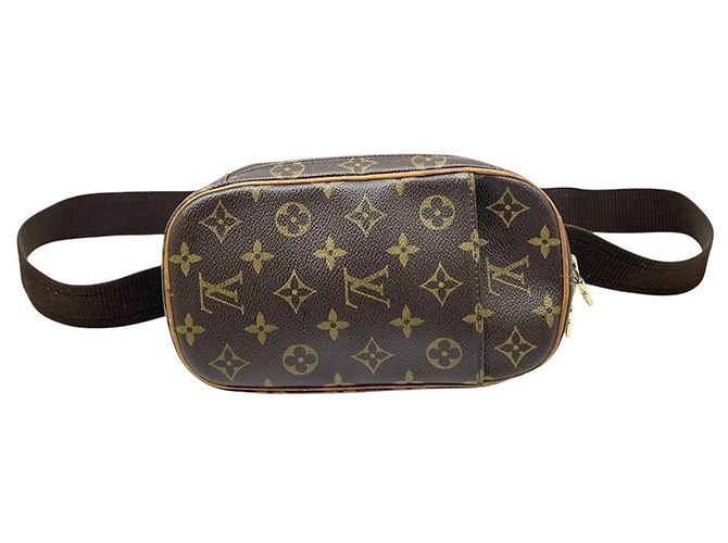Louis Vuitton Monogram Pochette Gange Body Bag Castaño Monograma - vista 4