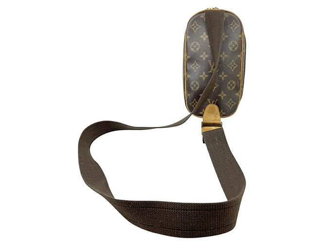 Louis Vuitton Monogram Pochette Gange Body Bag Castaño Monograma - vista 7