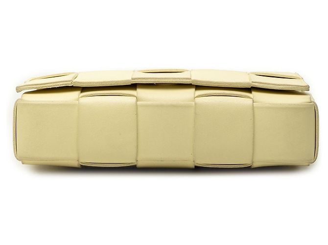 Bottega Veneta Borsa a tracolla Cassette in Nappa Intrecciato gialla - vista 3