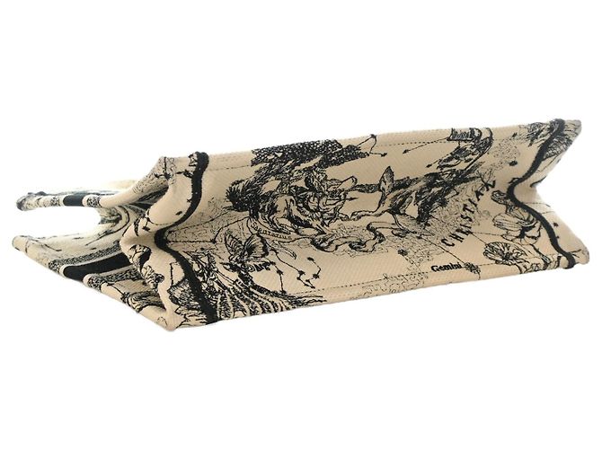 Dior Book Tote Medium aus besticktem Canvas Zodiac Toile De Jouy Weiß - Ansicht 12