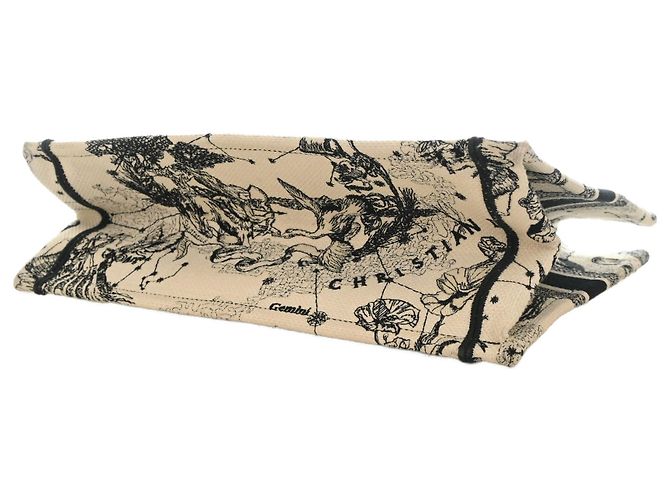 Dior Book Tote Medium aus besticktem Canvas Zodiac Toile De Jouy Weiß - Ansicht 13